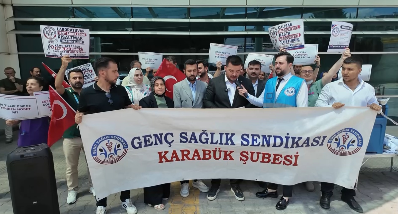 KARABÜK’TE SAĞLIK ÇALIŞANLARININ SORUNLARINI GÜNDEME TAŞIDIK